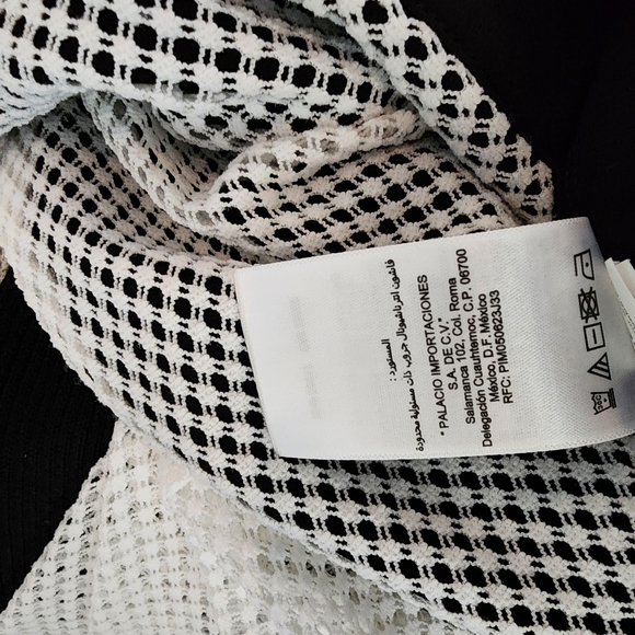 Bebe mesh fitted skirt. Black and White. SIZE: Small - Picture 11 of 14